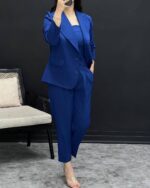 NV55 – Ensemble Élégance : Blazer et Pantalon Unie pour Femme (3 Pièces)