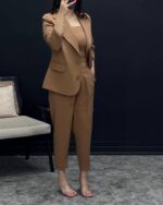 NV55 – Ensemble Élégance : Blazer et Pantalon Unie pour Femme (3 Pièces)
