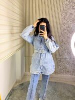 NV99 – Robe Boutonnée en Denim : Élégance Décontractée